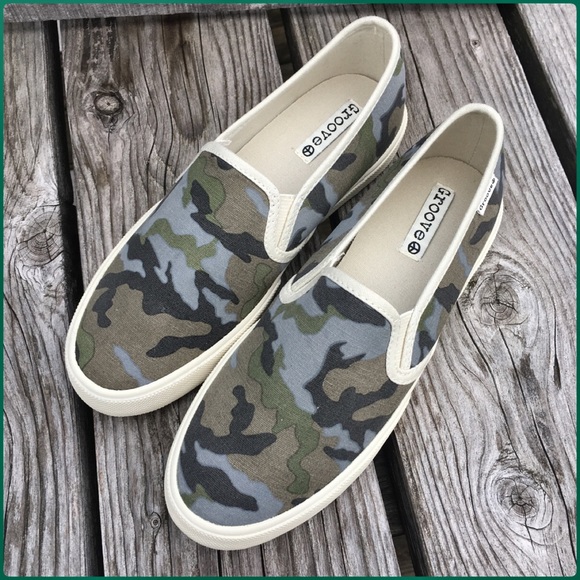 groove Shoes - Groove Camouflage Loafers SZ 6! NEW!