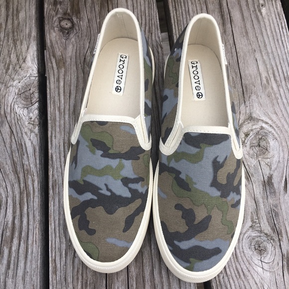 Groove Camouflage Loafers SZ 6! NEW! - Picture 2 of 9