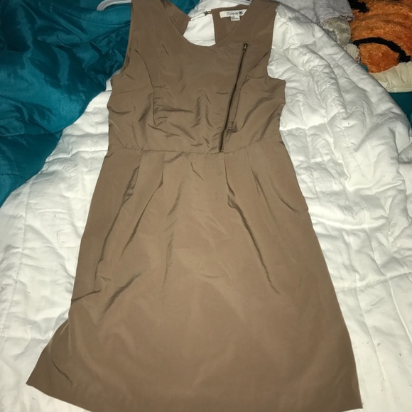 Forever 21 green dress with front zipper - Picture 1 of 4