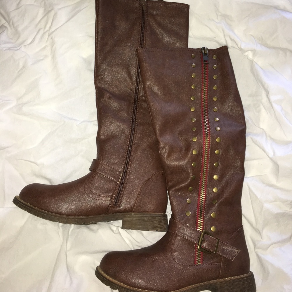 Journee round toe studded riding boots sz 8 EUC