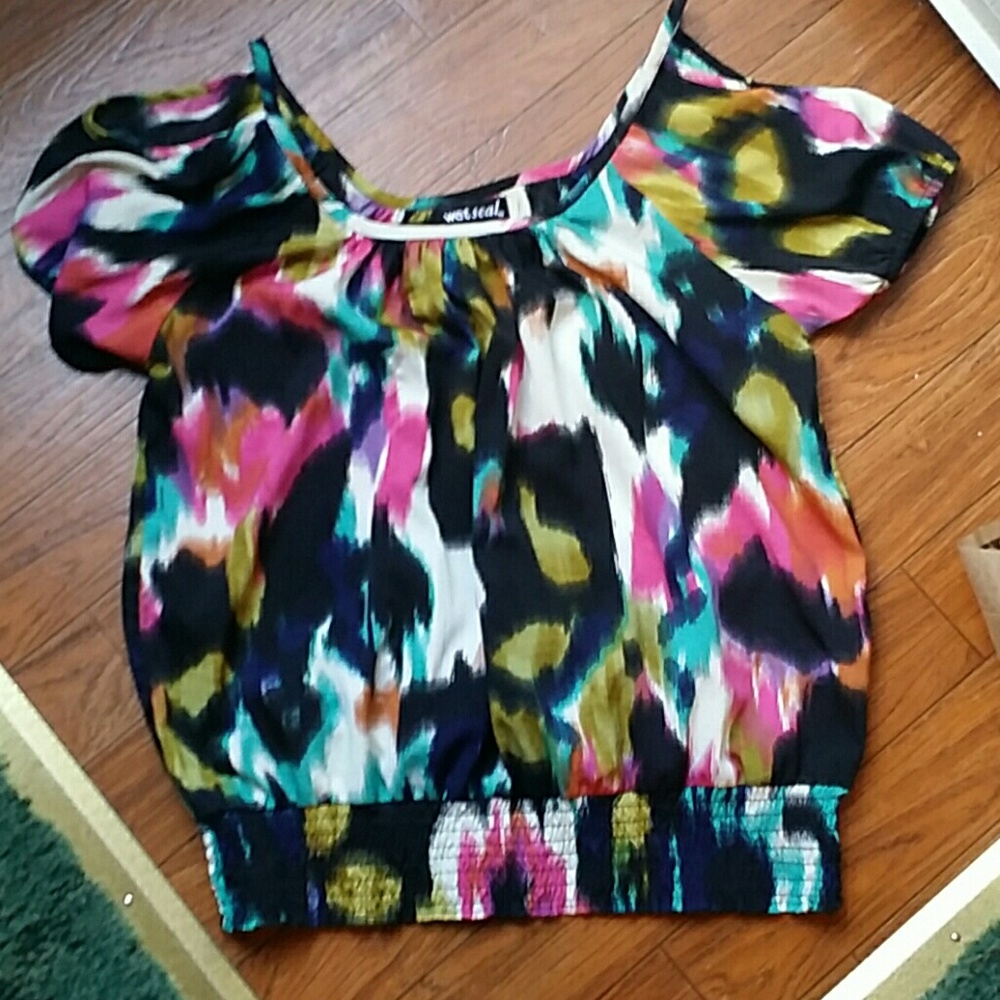 Wet seal top