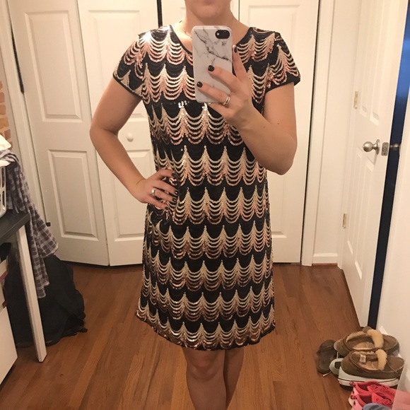 Fun sequins dress - Picture 2 of 3