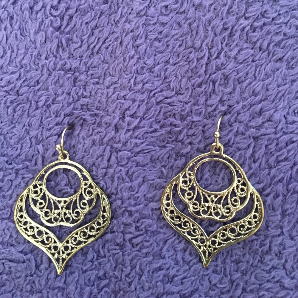 Gold earrings
