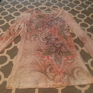 Patterned long sleeve tee. Great condition.