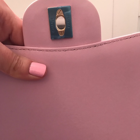 Baby pink single flap Chanel bag - Picture 4 of 5
