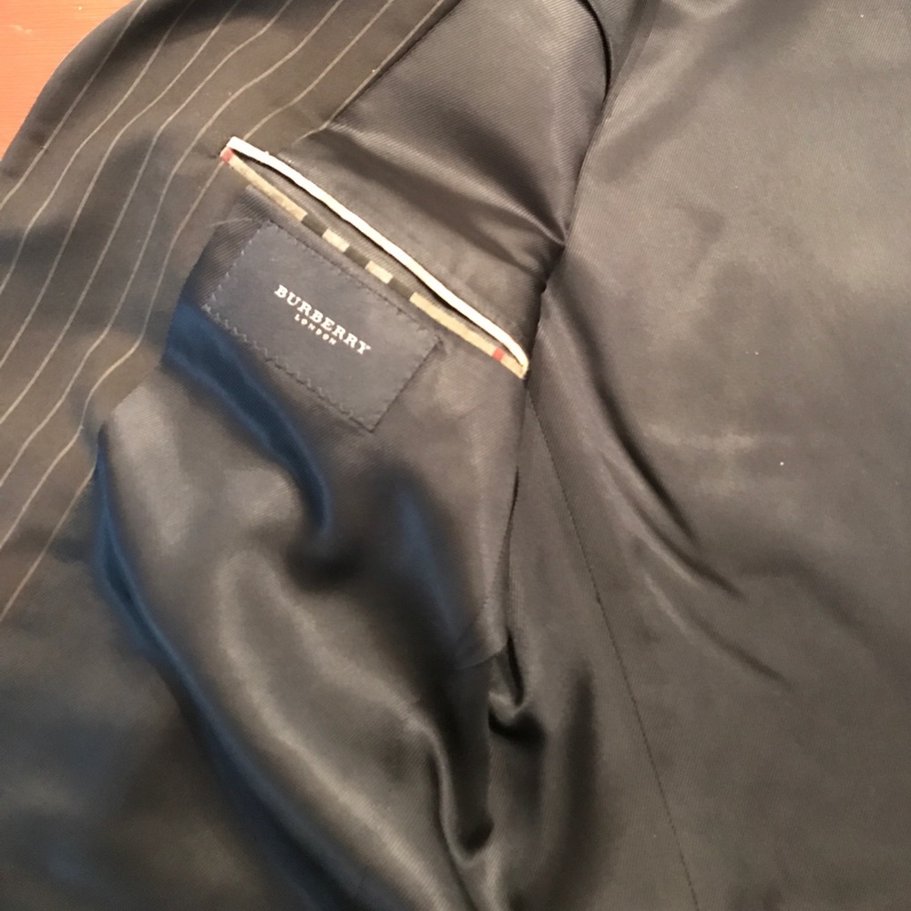 Burberry London Suit - Picture 2 of 4