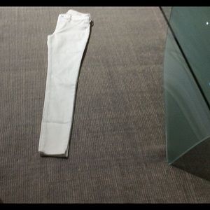 White skinny jeans