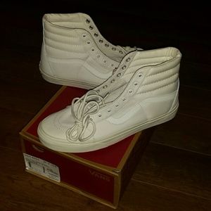 NIB Vans sk8-hi white
