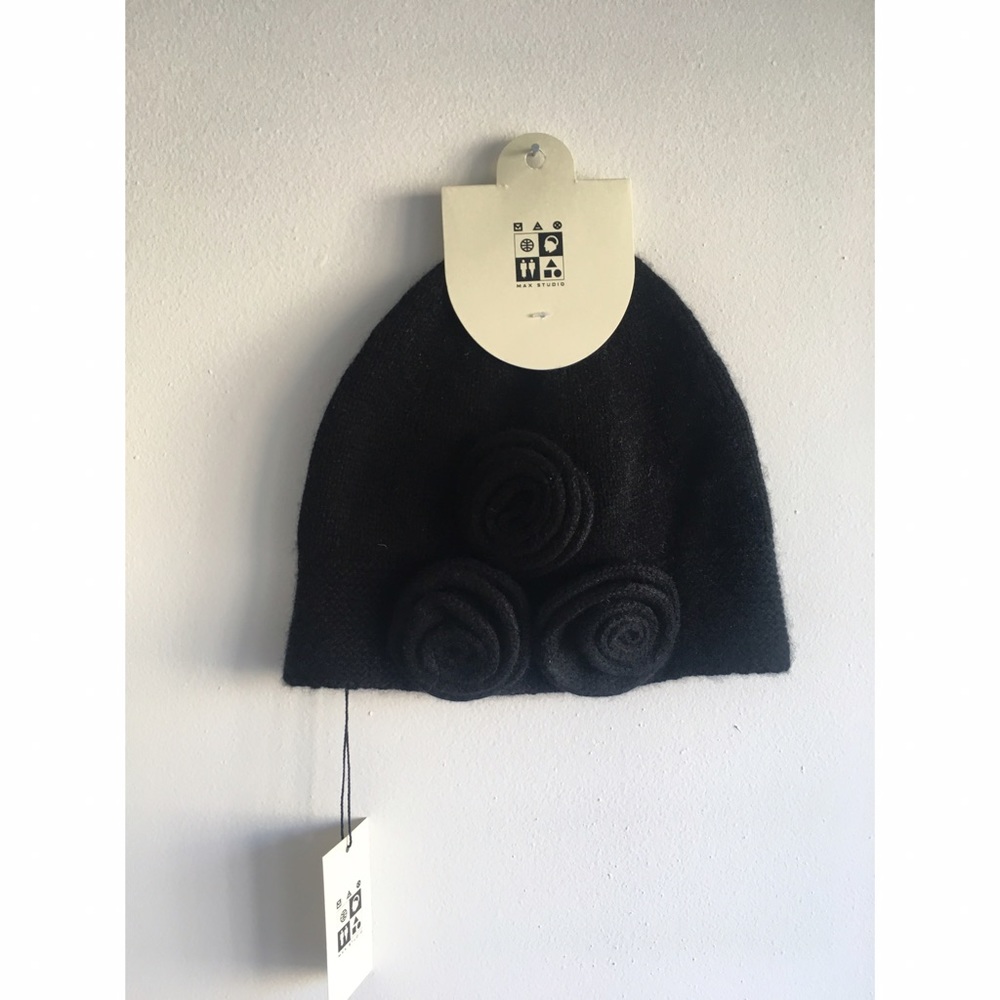 ❄️ NWT RARE Max Studio 100% Cashmere Winter Hat ❄️