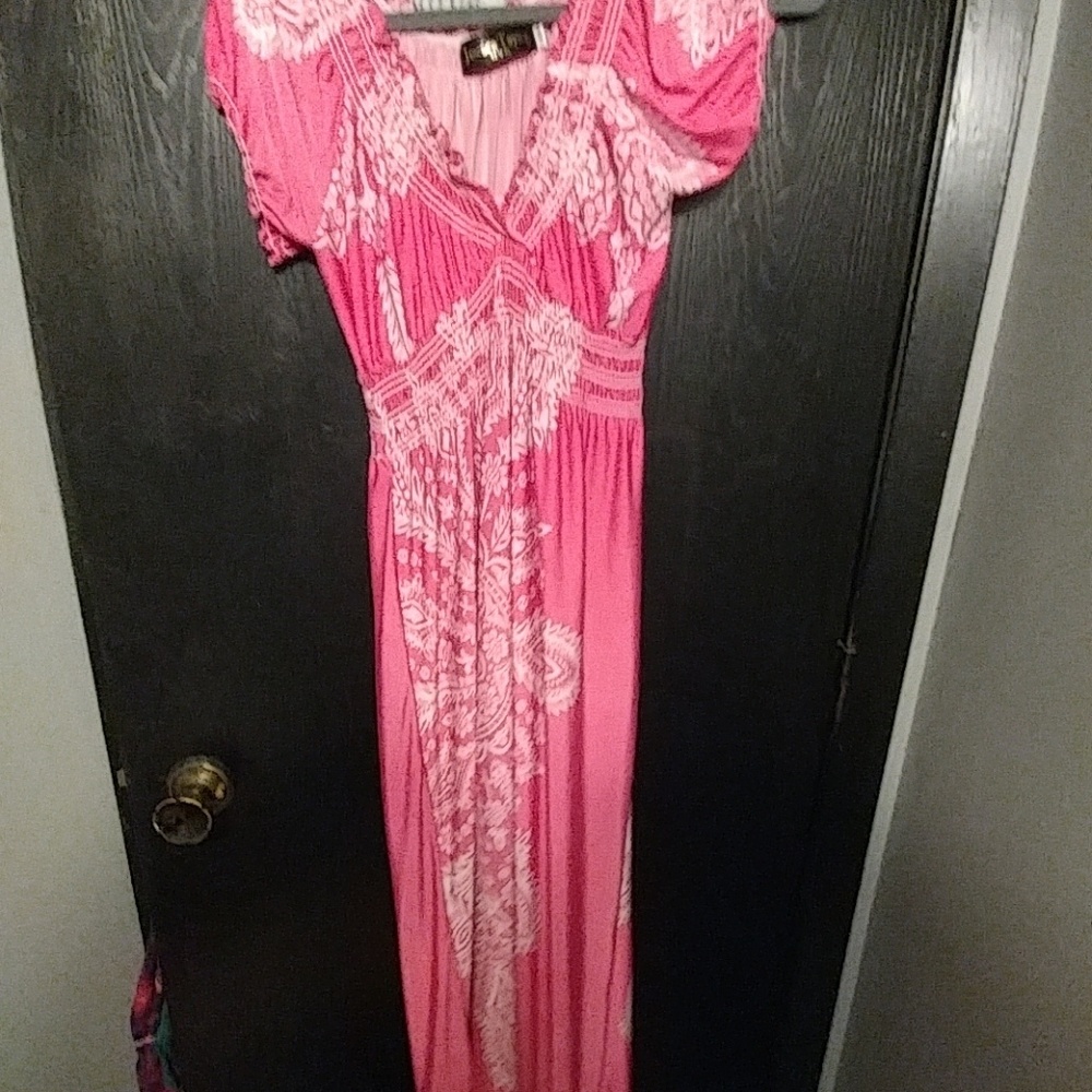 Pink and white maxi dress with sleeves