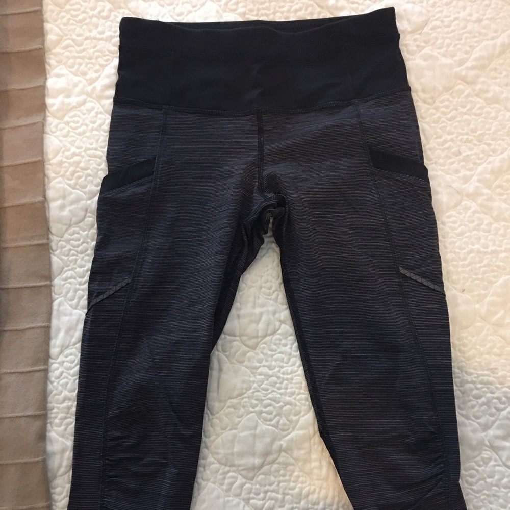 Lululemon short crops