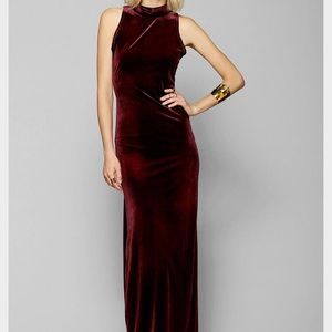 velvet sleeveless maxi dress.