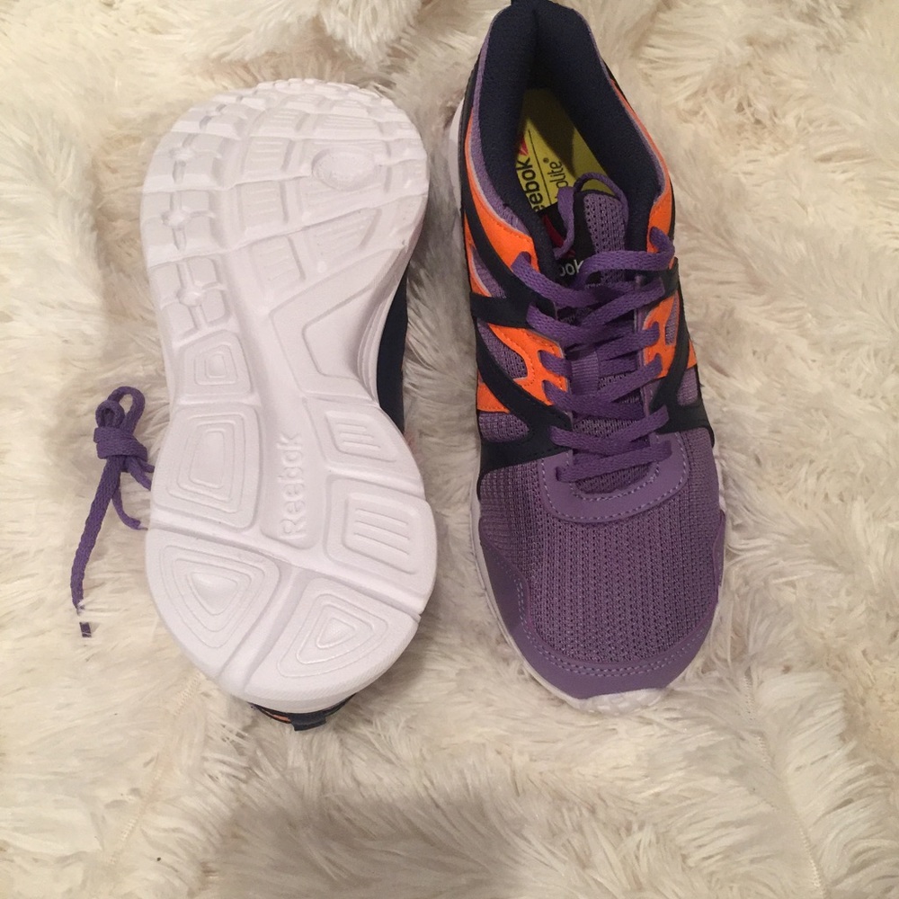 Reebok shoes - Picture 3 of 3