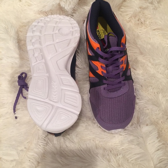 Reebok shoes - Picture 3 of 3