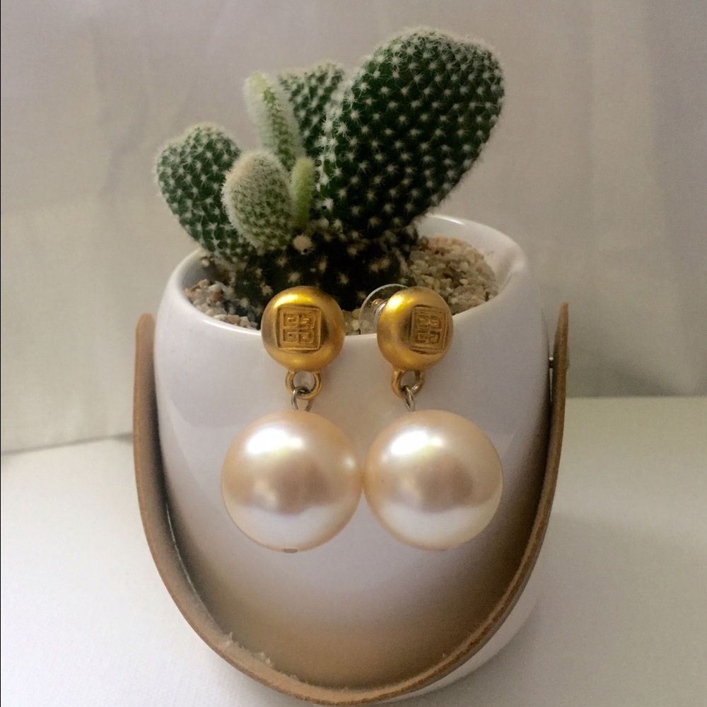 VINTAGE GIVENCHY GOLD & PEARL EARRINGS