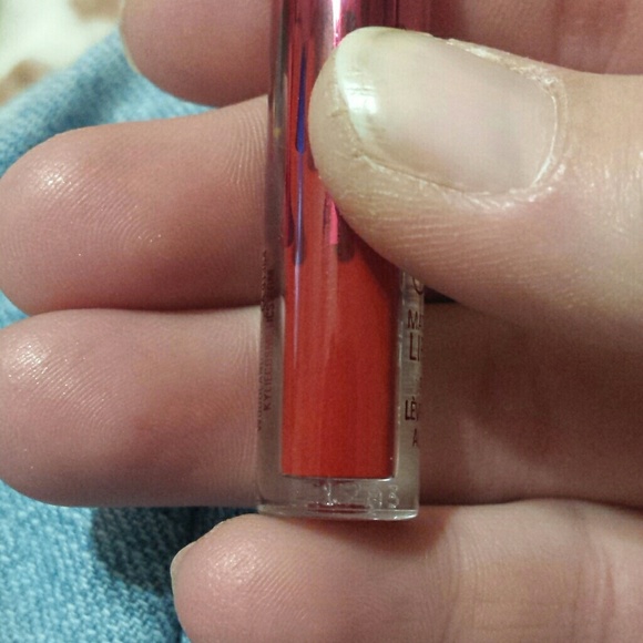 Kylie valentine's mini lipstick - Picture 2 of 4