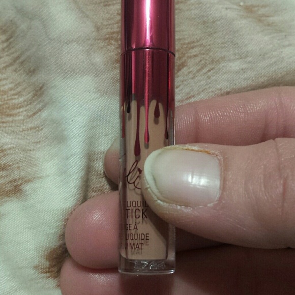 Kylie valentine's mini lipstick - Picture 4 of 4