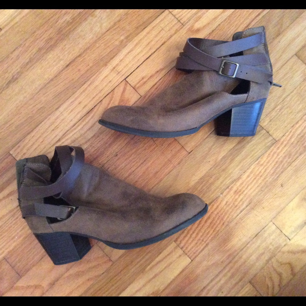 Urban Outfitters ankle boot with buckle