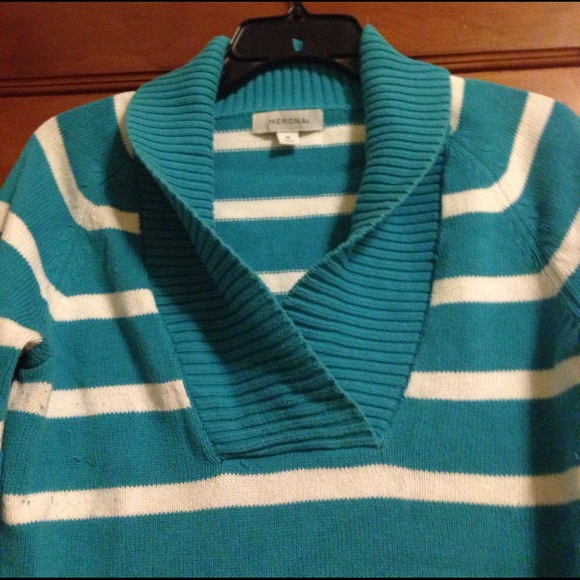 Great blue and white sweater! - Picture 3 of 3