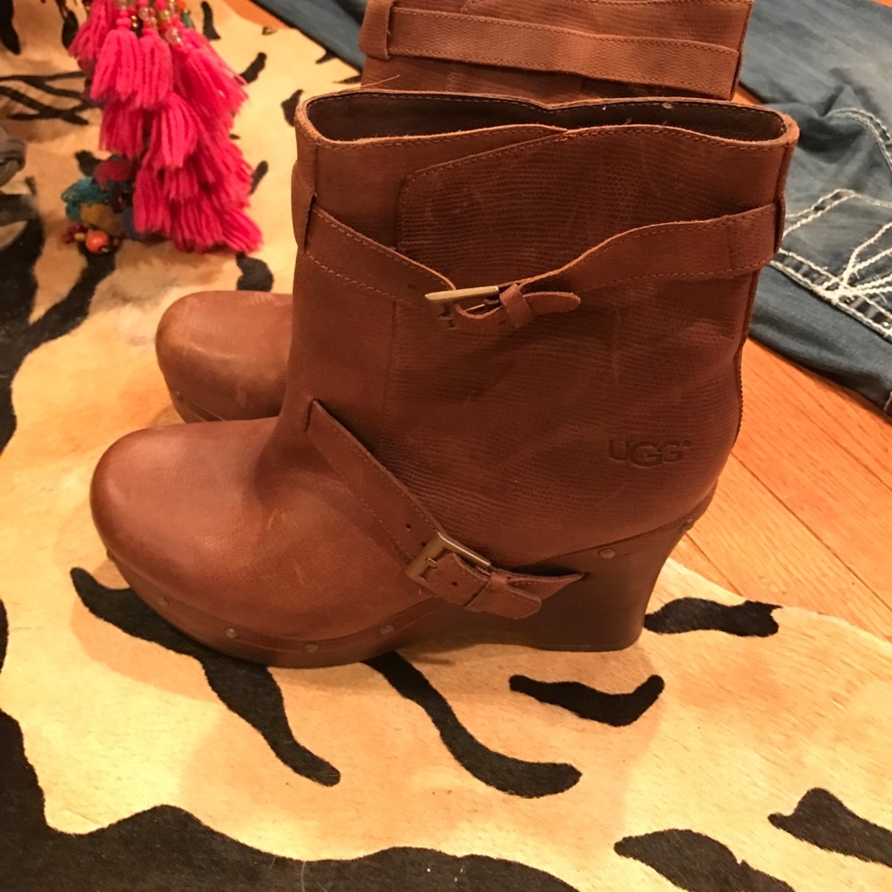 Size 12 ugh leather bootie
