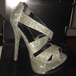 Strappy platform heel