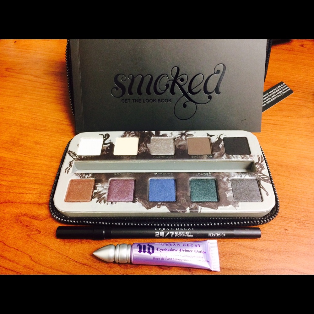 🛍 HOST PICK 🛍 PRICE CUT! Urban Decay Smoked