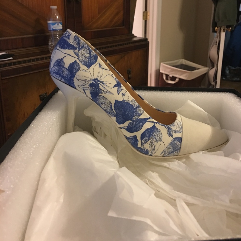 New In Box B Store shoes
