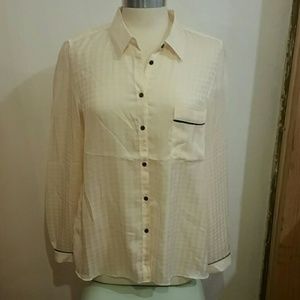 GAP button down blouse,NWOT
