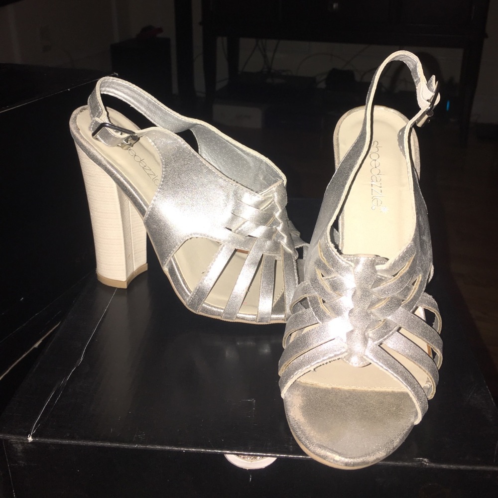 Block heel sandal