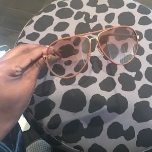 Gucci sunglasses.! Great condition.