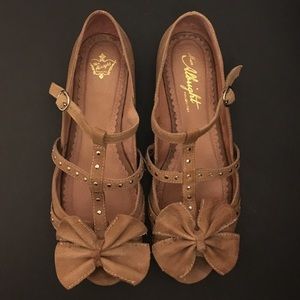 Miss Albright gladiator flats