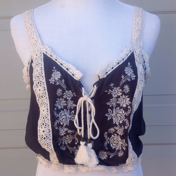 Taylor & Sage Tops - Taylor & Sage Dark Gray Lace Floral Top - XS