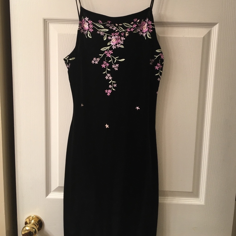 Sexy spaghetti strap velvet cling dress