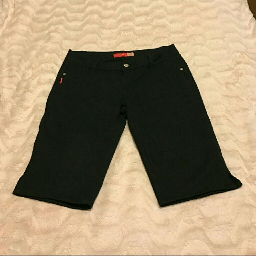Uturn brand capri's