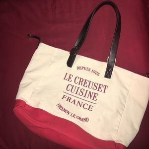 Le creuset cuisine leather strap tote