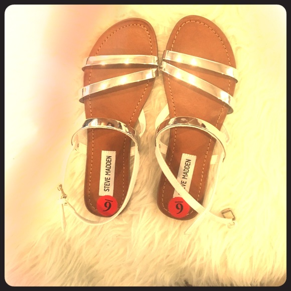 Steve Madden Shoes - Chic Steve Madden sandals brand new