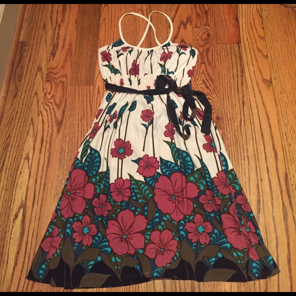Floral Spaghetti Strap Criss-Cross Dress