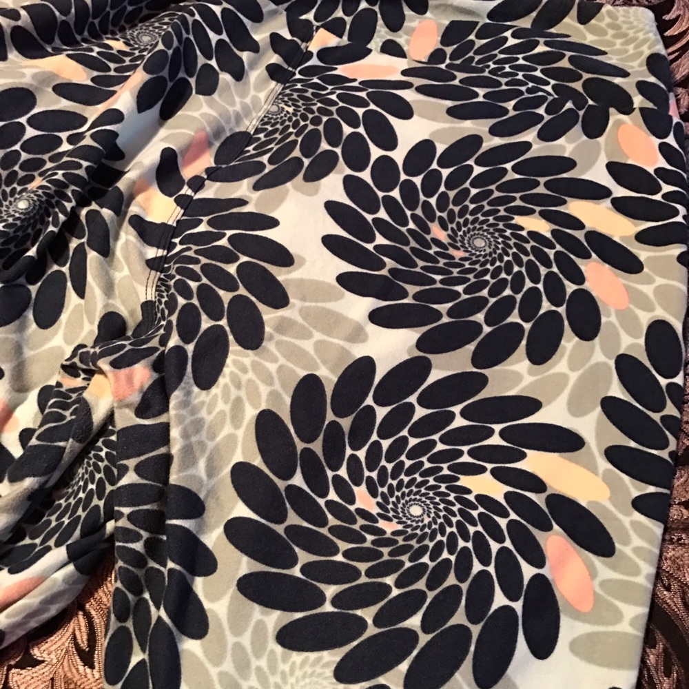 LuLaRoe TC leggings pinwheels!!!!