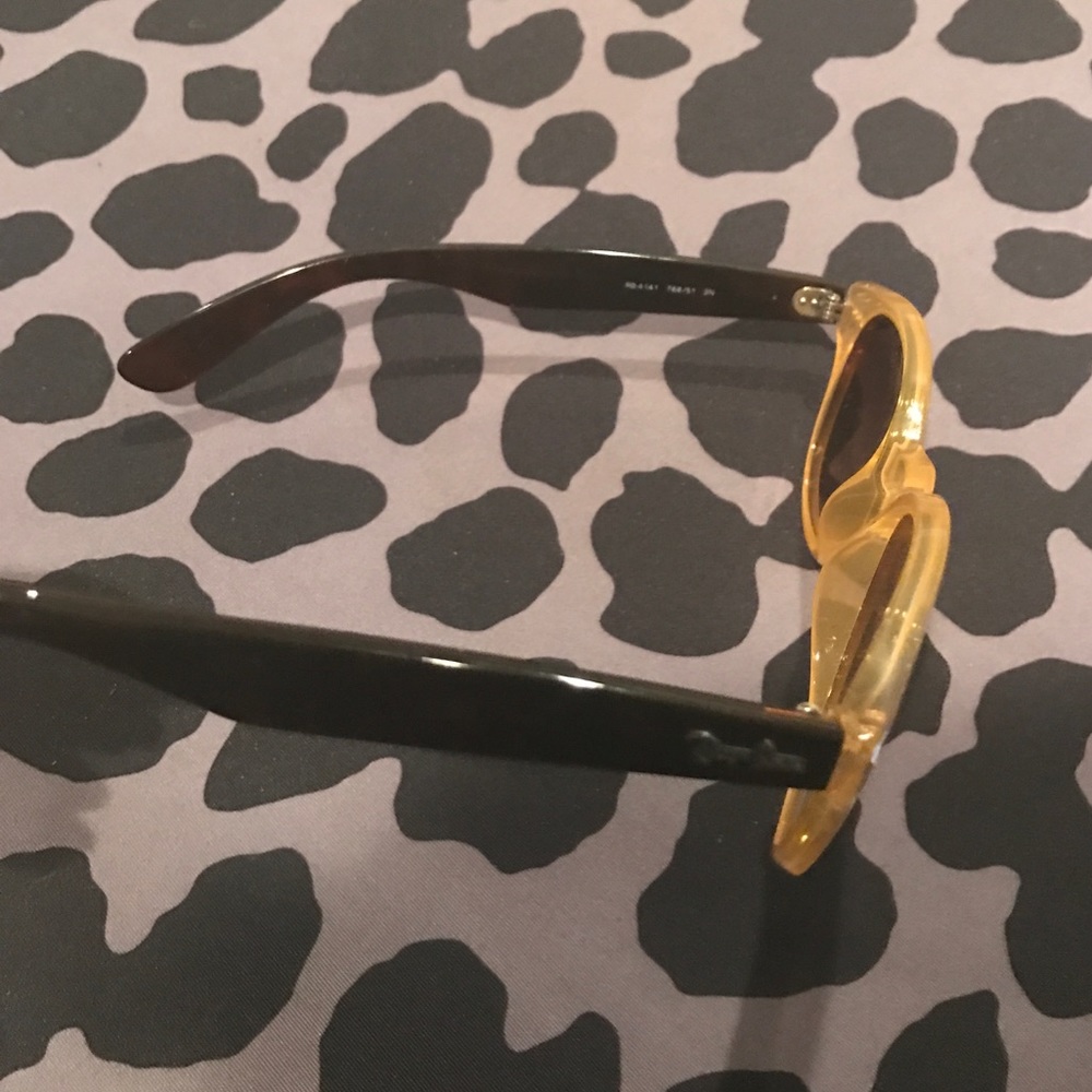 Ray Bans-- New!..No DAMAGES!