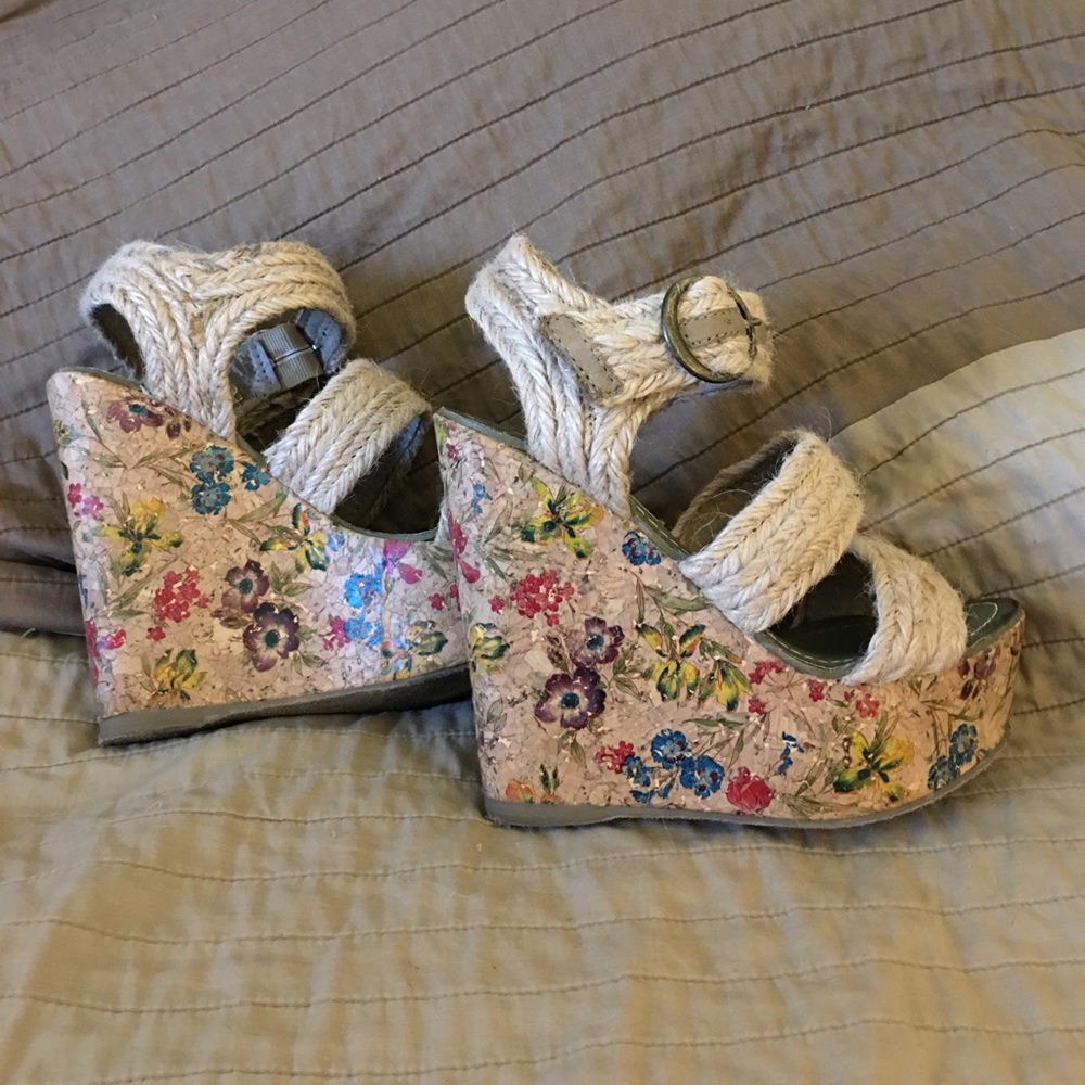 Steve Madden wedges