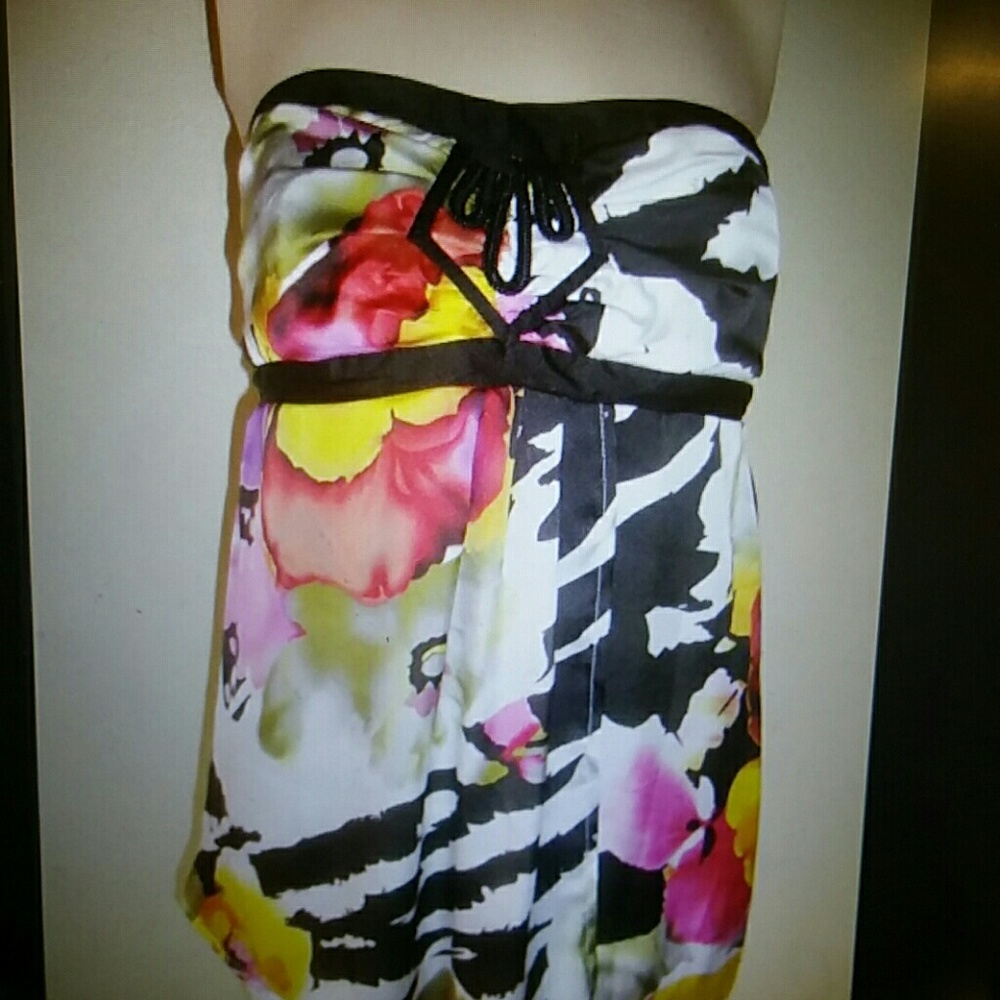 Bebe jasmine printed asymmetric bustier top