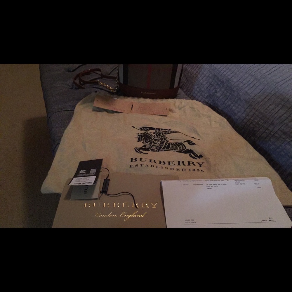Burberry small bucket bag in house check - Picture 4 of 4