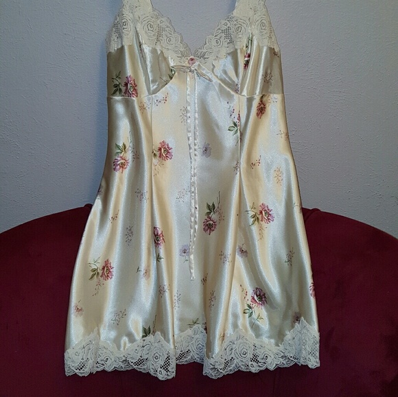 Victoria's Secret Other - Victoria's Secret sleep wear for ladies size M