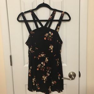 Strappy Forever 21 Romper. Perfect For Summer ☀️