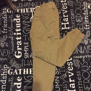 American eagle cargo joggers