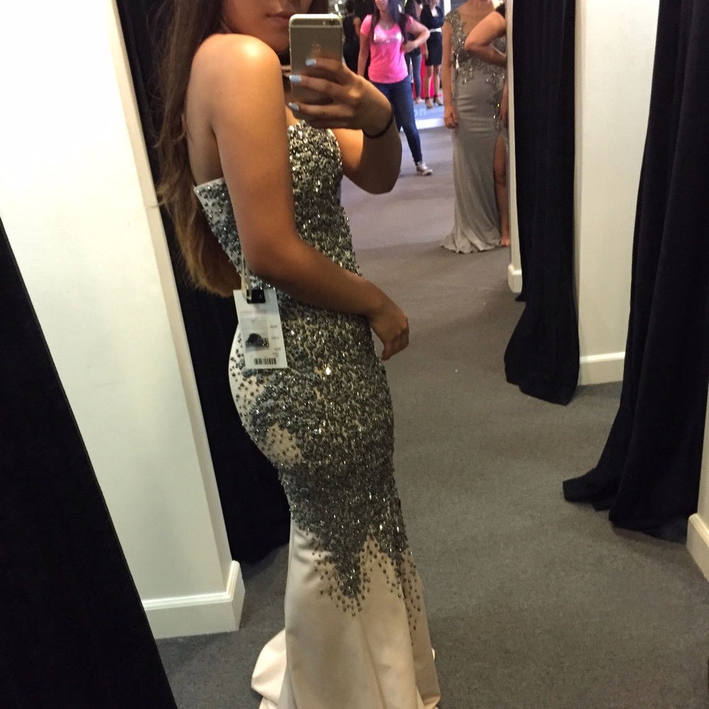 Mac Duggal Prom dress