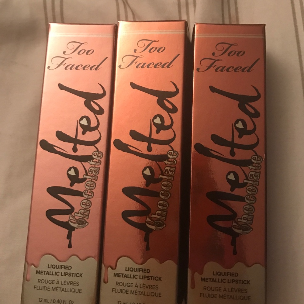 Full Too faces metallic lipstick + free samples !