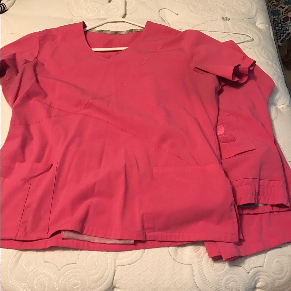 New balance scrub set