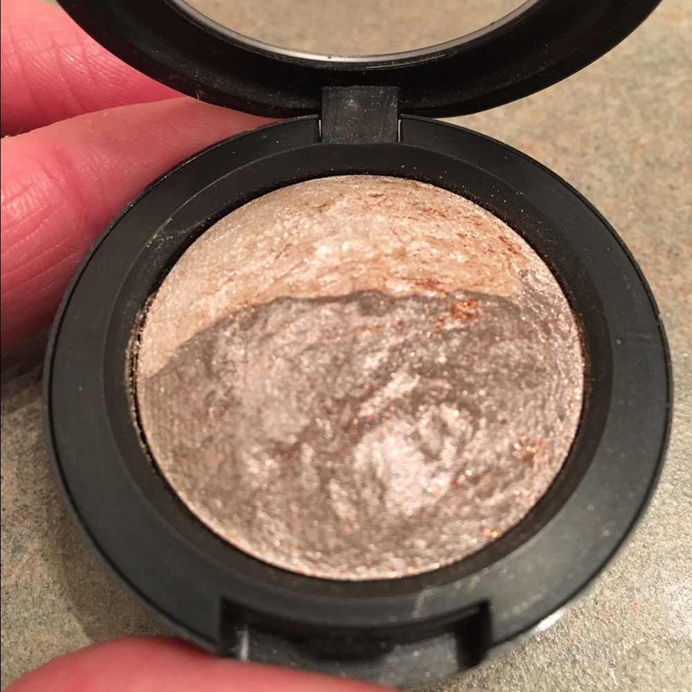 MAC Mineralized in Illusionary/Burning Ambition