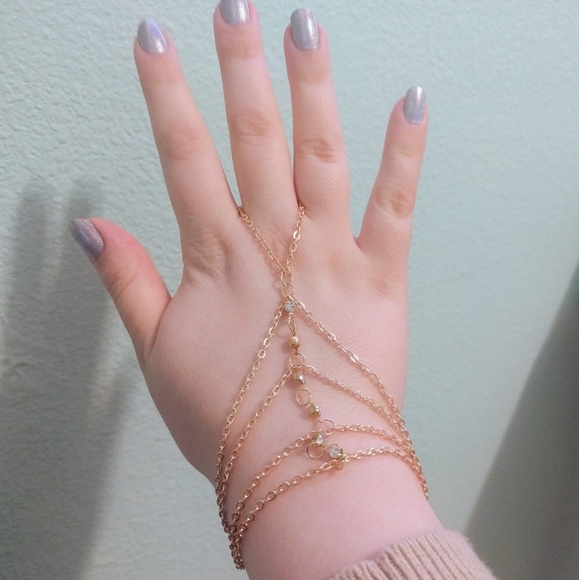 ๐จBOGO 50% OFF๐จ Sparkling Linked Ring Bracelet - Picture 2 of 3